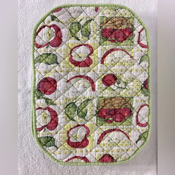 Vintage Quilted Apple Print Green Cream Red Placemats x5 - Picture 2 of 15